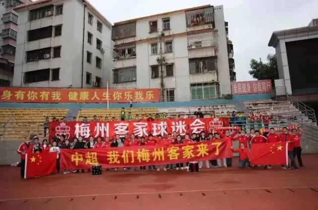 因为他意识到，如果一号vip知道自己已经无法控制局面，那他未必会选择帮助自己，很可能会选择先把自己干掉，以此来保全自己。